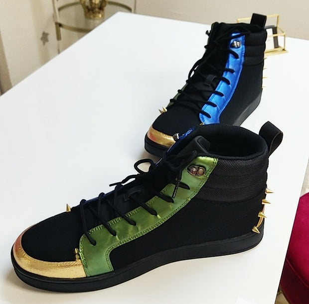 Men spike